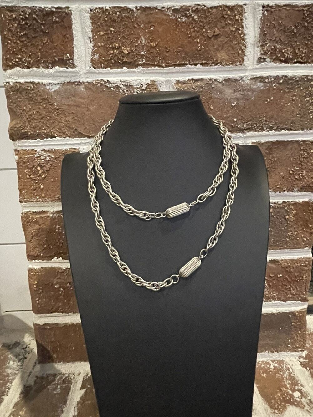 VINTAGE. 1960s. Silver Tone Necklace With Feature Links/metal Beads